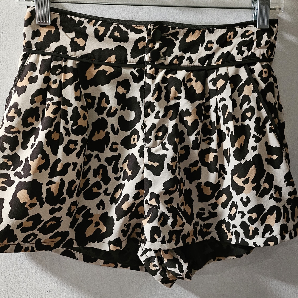 Divided High Waist Black and Brown Shorts with Bold Design